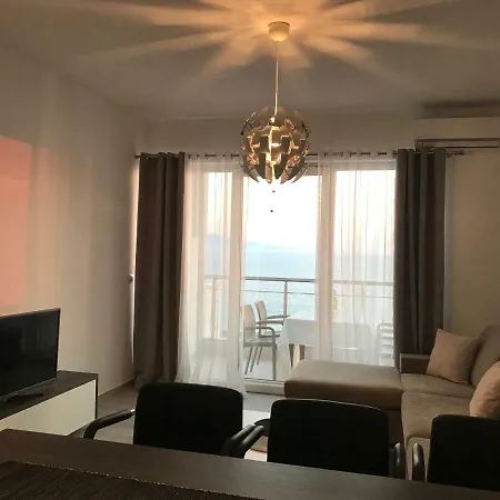 Sunset Apartment *